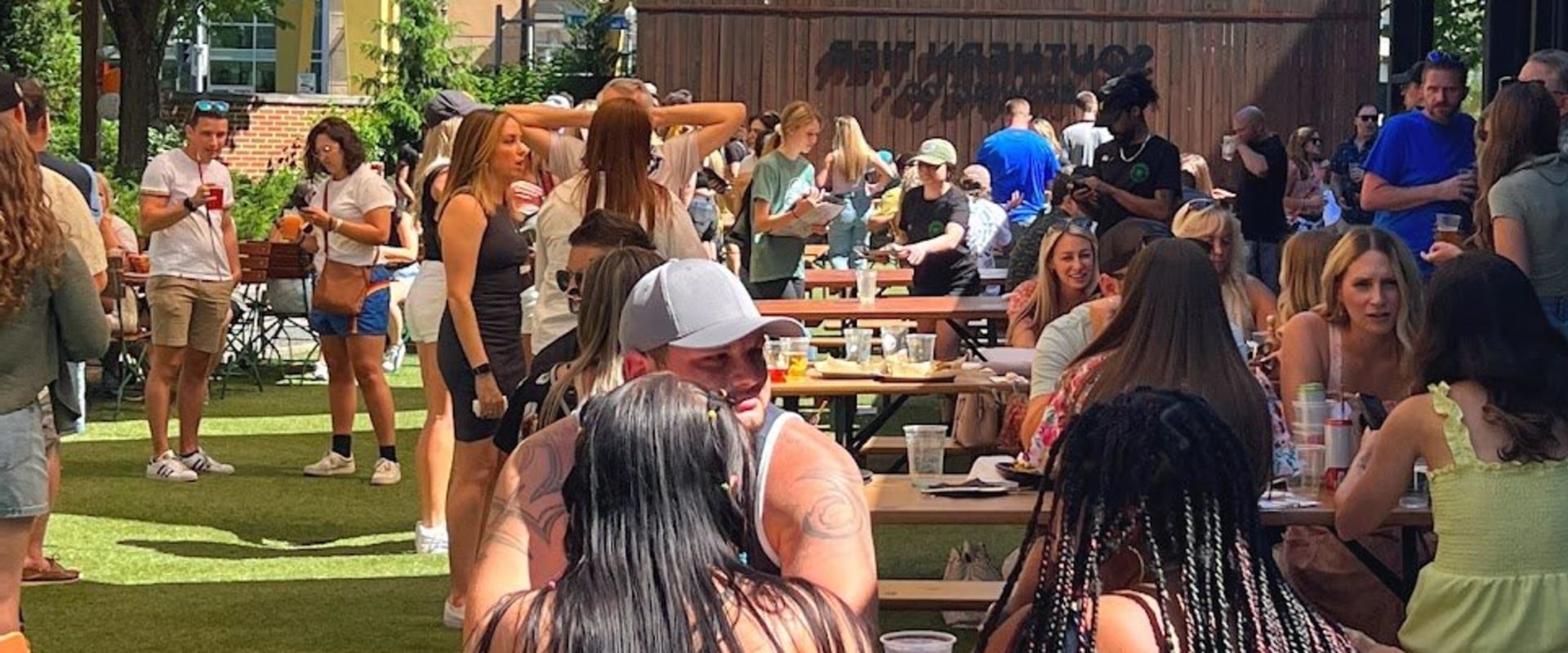 The Ultimate Guide to Outdoor Bars in Southwestern Pennsylvania